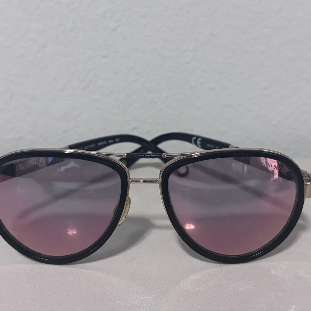 Henri Bendel aviator pink gradient sunglasses. No case